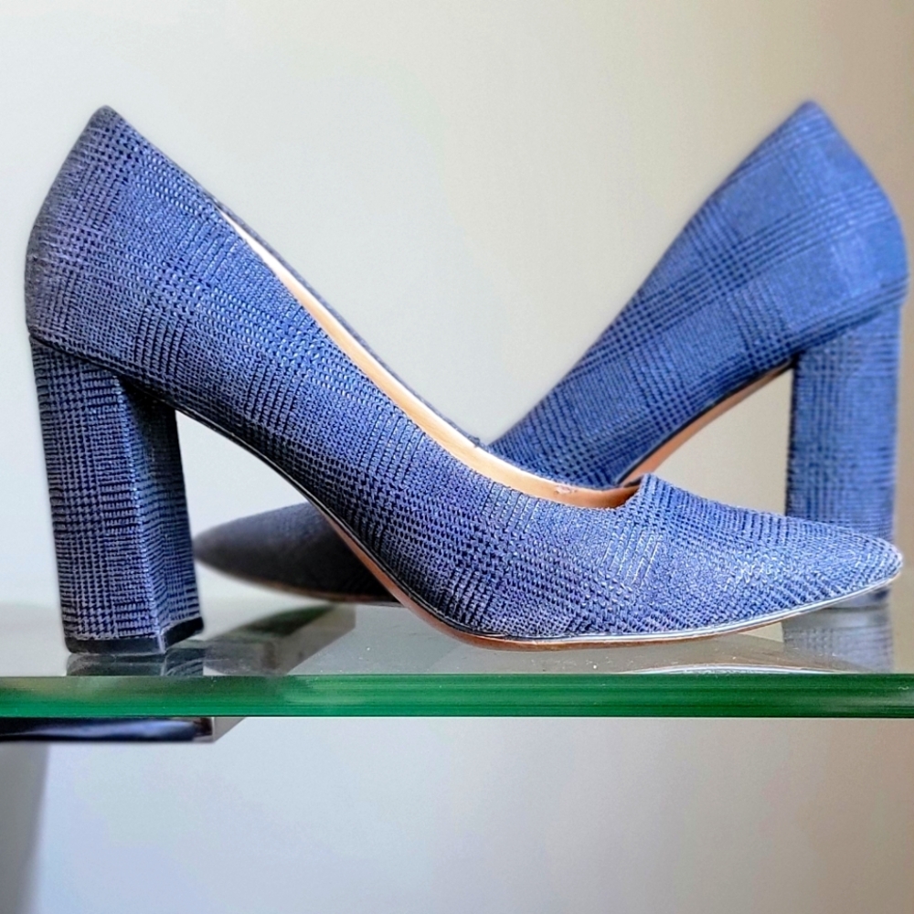 Banana Republic Navy Block Heels Sz: 5.5